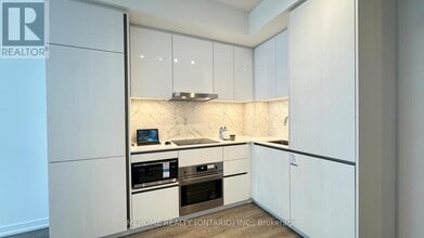 Building Photo - 8 Interchange Wy