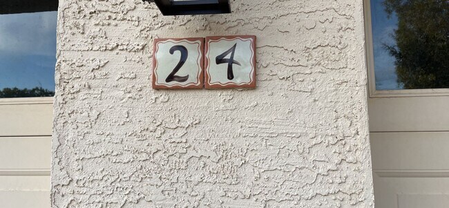 Foto del edificio - LOCATION!! Beautiful 4 bedrooms, 3 baths, ...