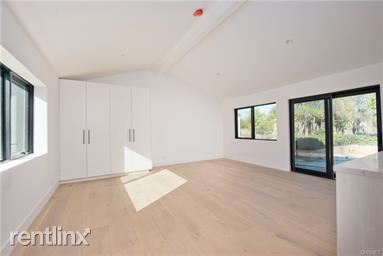 Foto del edificio - 3 br, 3 bath House - 22651 Oxnard St