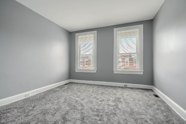 Building Photo - 709 N Linwood Ave