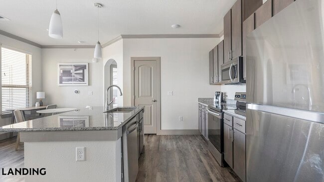 Building Photo - 12500 Shadowglen Trce