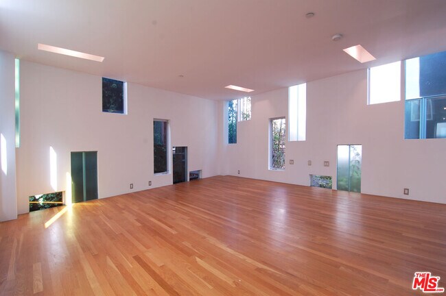 Foto del edificio - 116 Pacific Ave