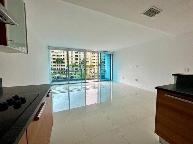 Foto del edificio - 2950 NE 188th St