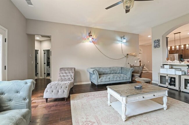 Building Photo - 905 Overture Dr