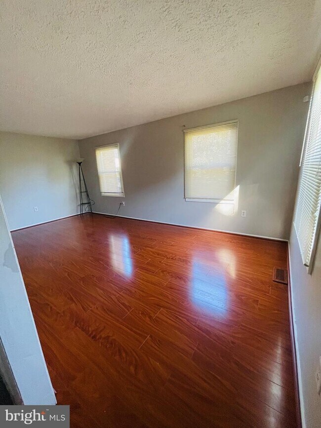 Building Photo - 1600 Mt Airy Ct