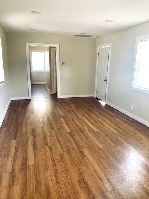 Entry & Living Room - 871 A Dowdell Ln