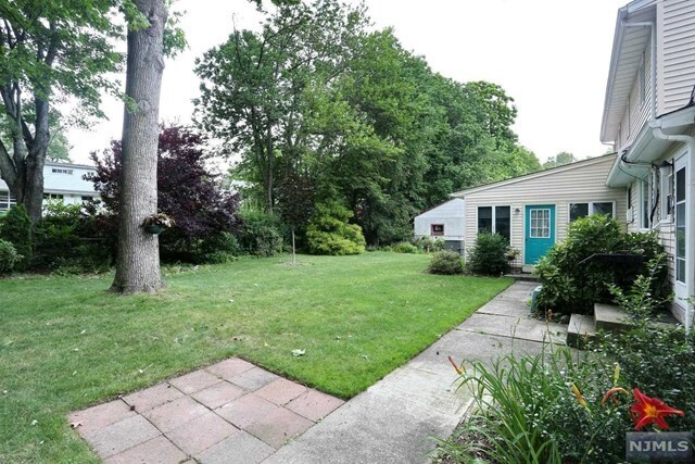Foto del edificio - 156 Spring Ln