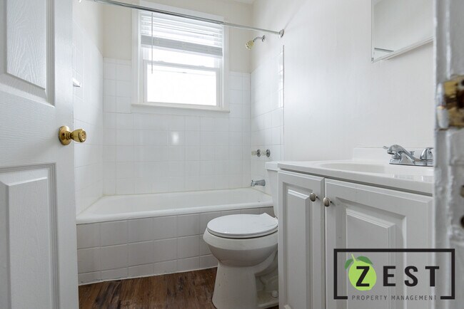 Foto del edificio - 14800 E Vernor Hwy