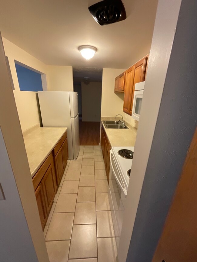 2 Bedroom - Valley View Apartments