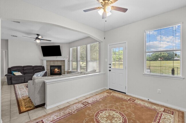 Foto del edificio - 8414 Seafield Ln