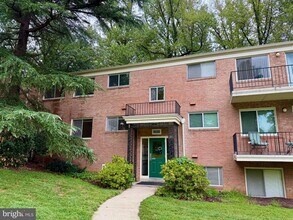 Building Photo - 10506 Weymouth St