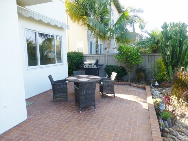Foto del edificio - 7275 Surfbird Cir