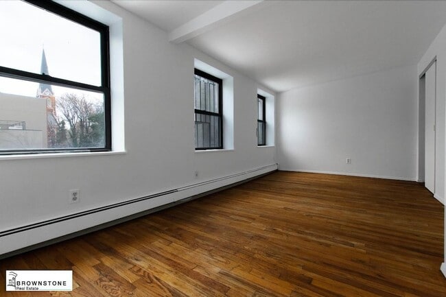 Building Photo - 271 Columbia St