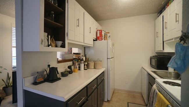 Building Photo - 3035 Oneal Pkwy
