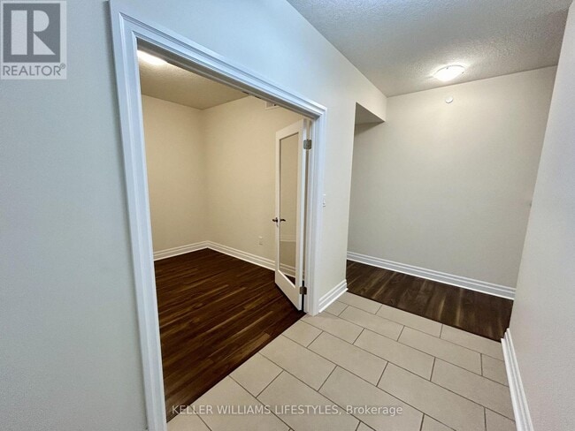 Building Photo - 89 Ridout St S