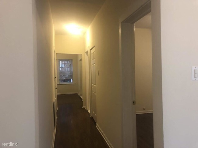 Foto del edificio - 5775 N Ridge Ave