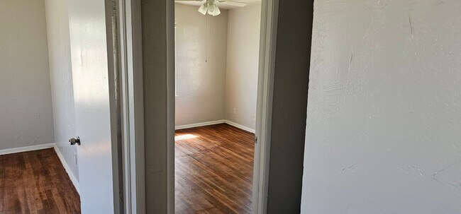 Building Photo - Totally Remodeled 2 Bed 1 Bath SW OKC!  $8...
