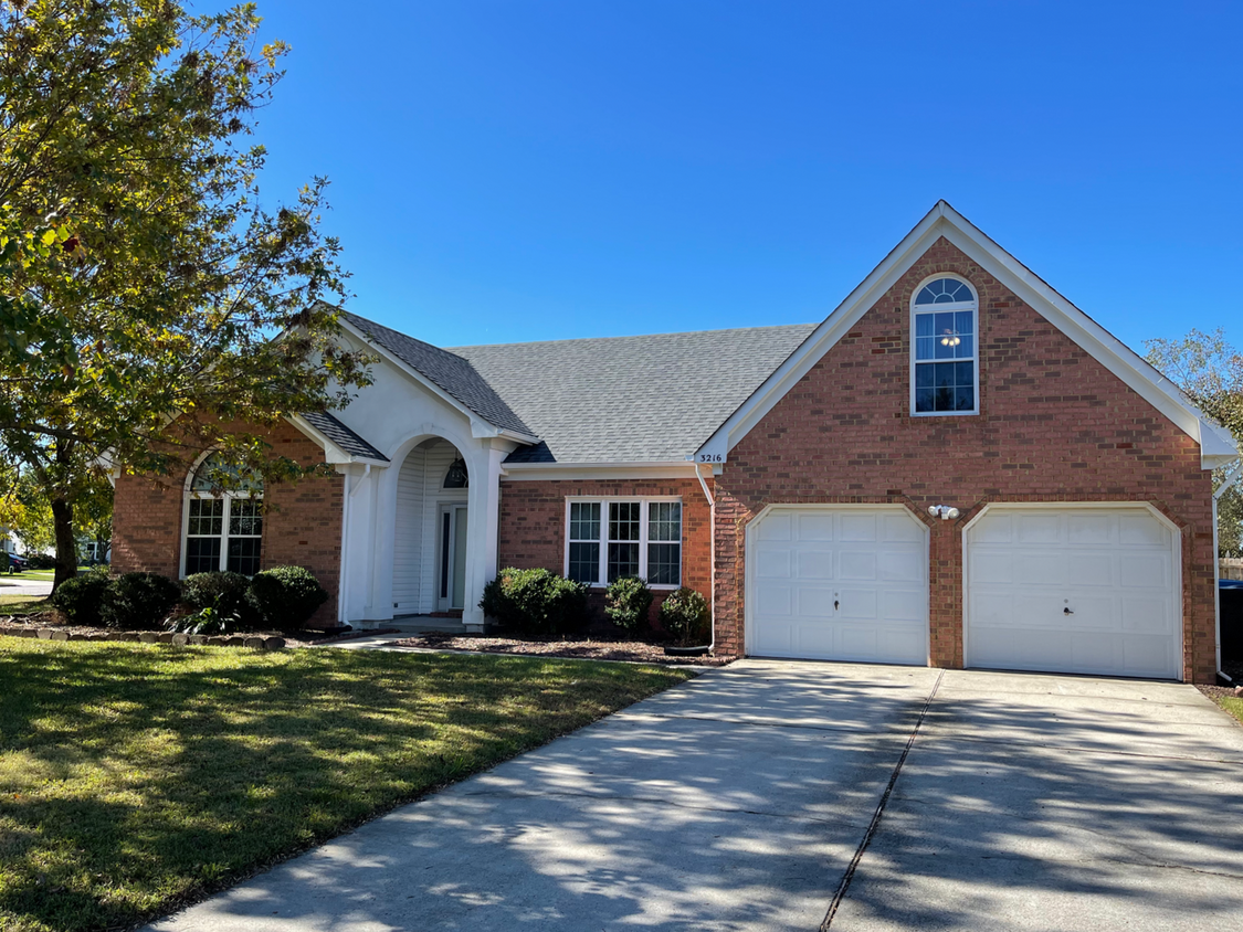 Primary Photo - Beautiful Ranch in Courthouse Estates!