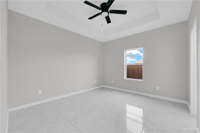 Foto del edificio - 905 W 8th St