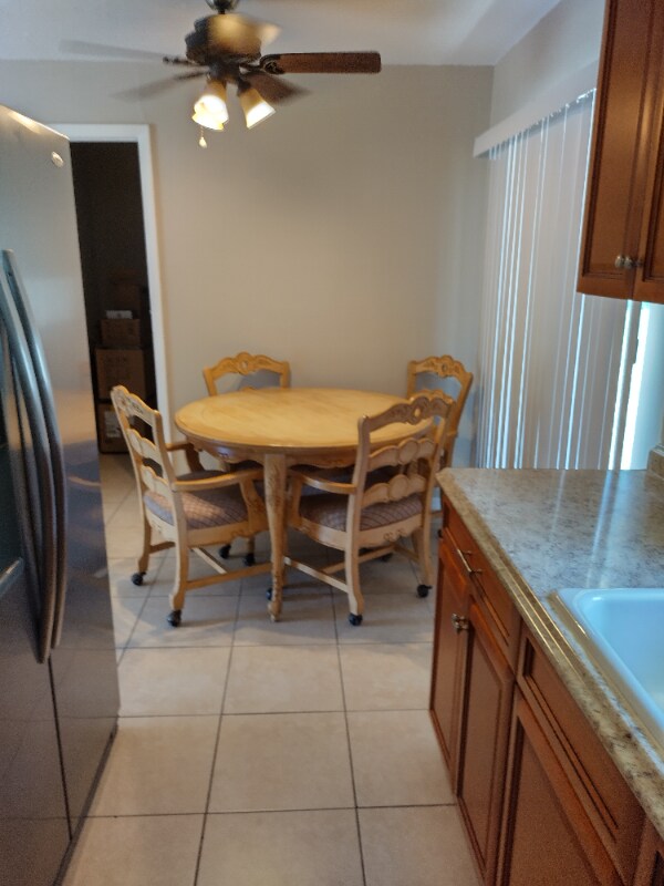 Building Photo - 25 Crescent Lake Dr