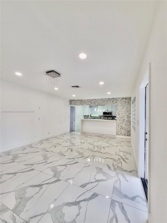 Foto del edificio - 8210 SW 29th St