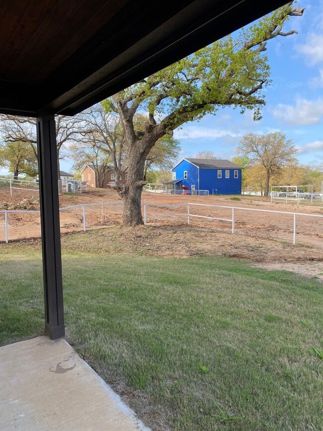 Building Photo - 1051 Deer Ln