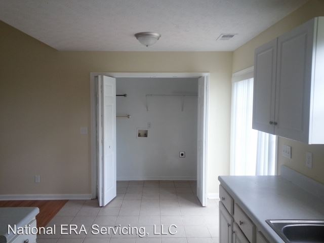 Building Photo - 311 Diamond Ct