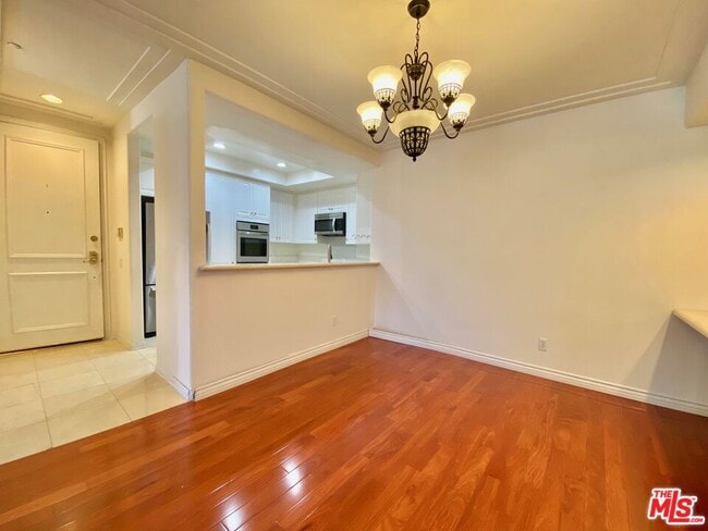 Building Photo - 2349 S Beverly Glen Blvd