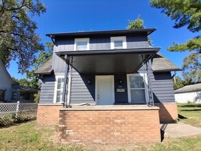 Building Photo - 930 N Bowman Ave
