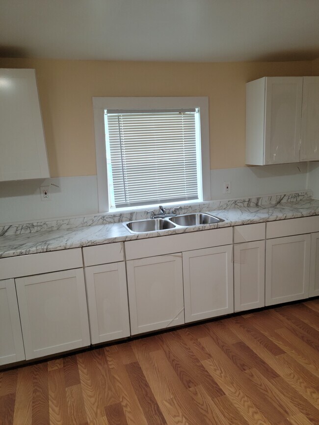 Building Photo - 2209 Snavely Ave SW