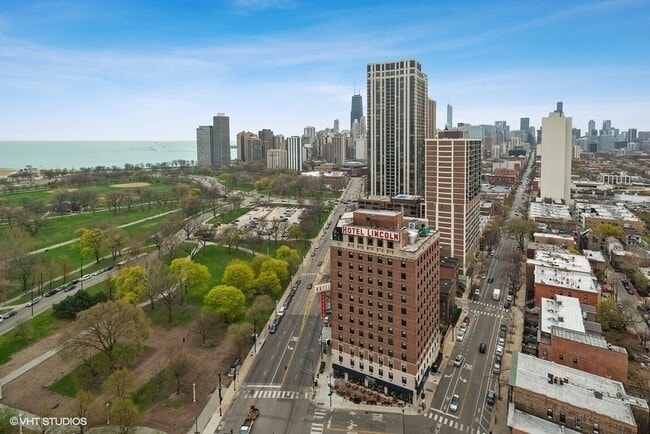 Building Photo - 1850 N Clark St