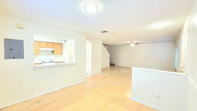 Building Photo - 7368 E Bank Dr
