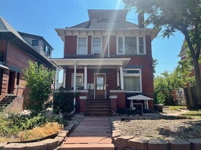 Building Photo - 844 N Clarkson St