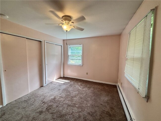 Building Photo - 446 Moss Hill Rd