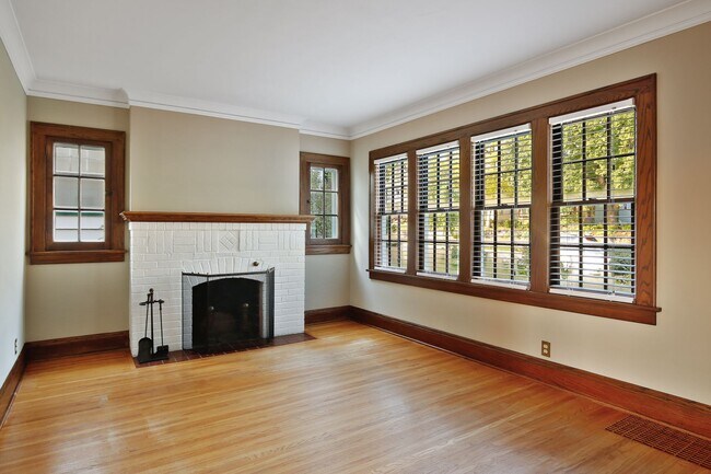 Foto del edificio - 5229 Ewing Ave S