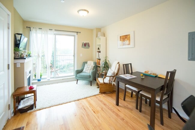 Photo - 3006 W Girard Ave Apartment