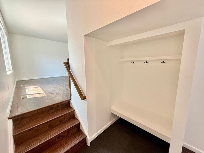 Building Photo - Beautifully Updated Modern Farmhouse 3 bed...