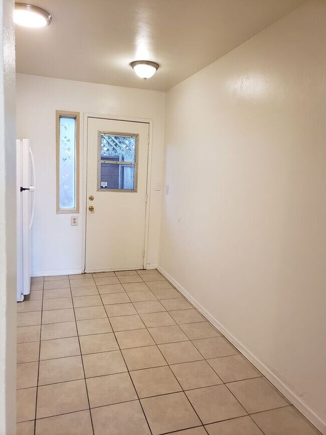 Foto del edificio - La Mesa 2BR with large Private Yard