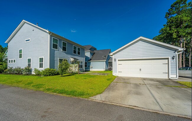 Garaje_2da entrada - 72 Crossandra Ave