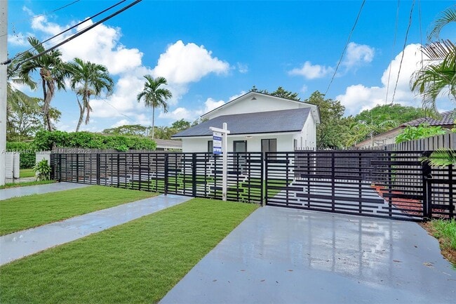 Foto del edificio - 972 SW 44th Ave