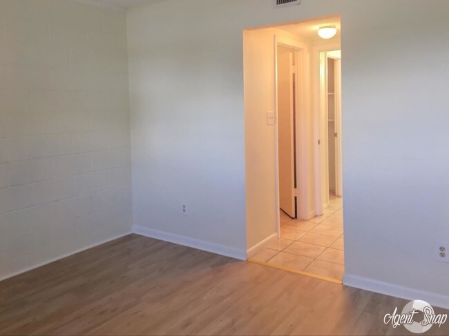 Foto del edificio - 1852 Golf View Ave