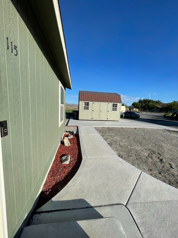 Building Photo - 115 Ash Dr