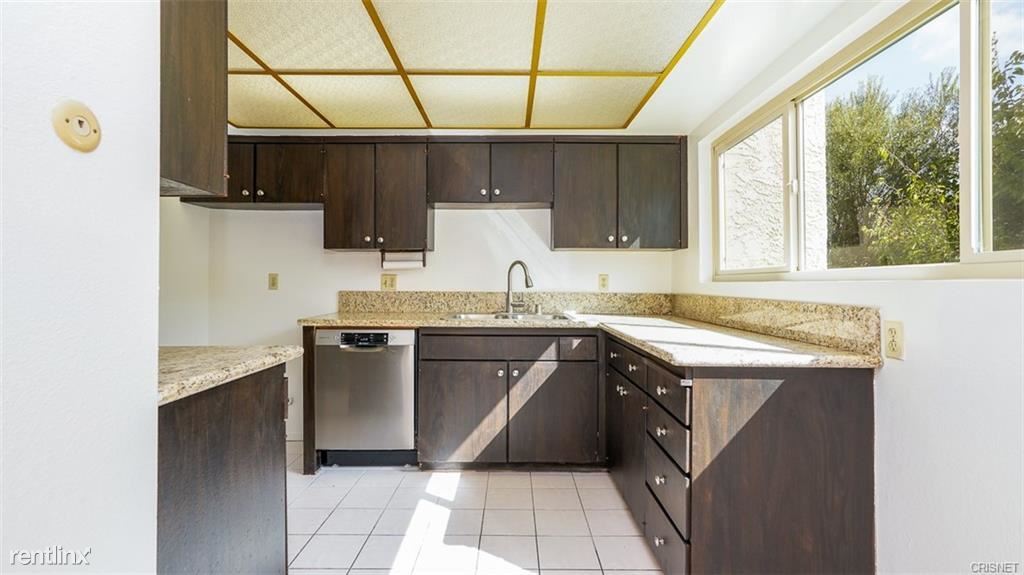 Building Photo - 4742 Park Granada