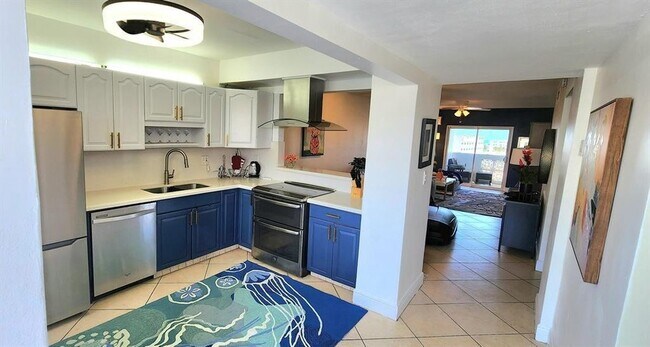 Foto del edificio - 320 S Surf Rd