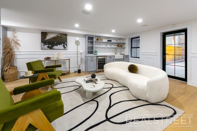 Foto del edificio - Magnificant Single Family Townhouse for Re...