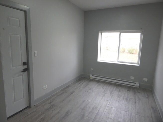 Building Photo - 303 Stone St