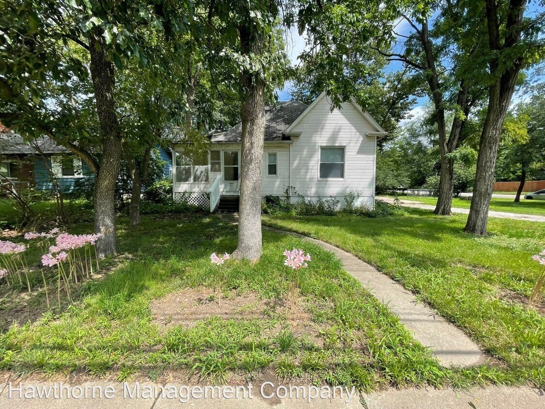 Primary Photo - 2 br, 1 bath House - 102 West Boulevard, N...