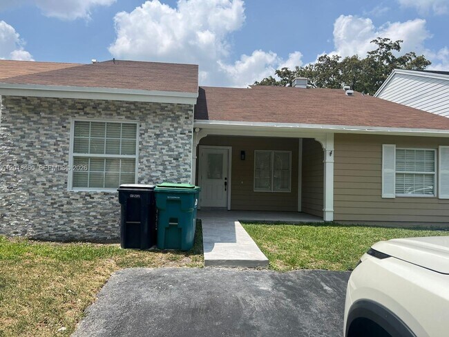 Foto del edificio - 14530 SW 142nd Ct Cir
