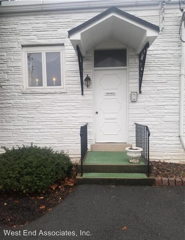 Primary Photo - 1625 Highland St