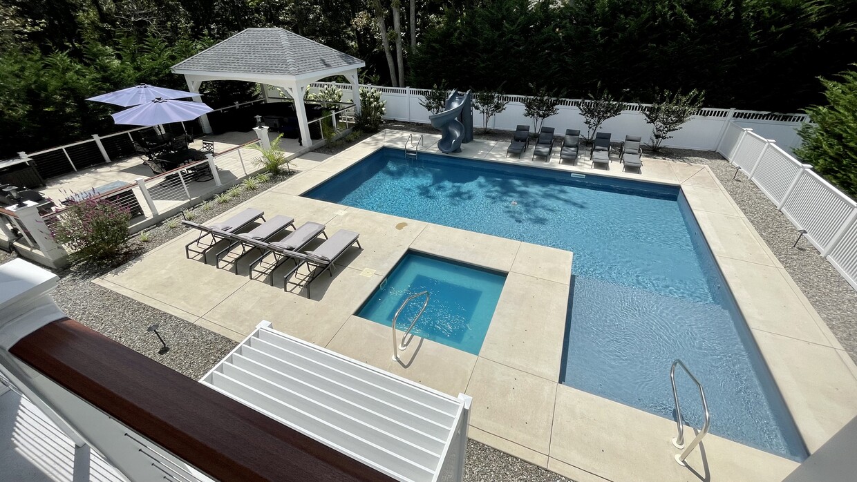 Dos 3000 pies cuadrados. Apartamentos, piscina de 40 pies, spa para 8 personas, jardines y cocina al aire libre para el entretenimiento. - 109 Court House South Dennis Rd
